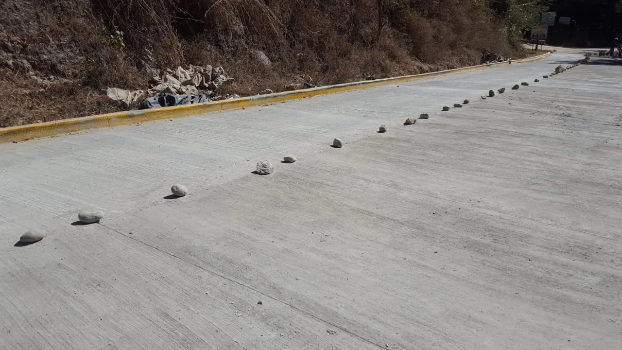 Pavimentación con conceto hidráulico de calle que comienza en el desvio a la comunidad de San Lucas hacia Instituto Gubernamental